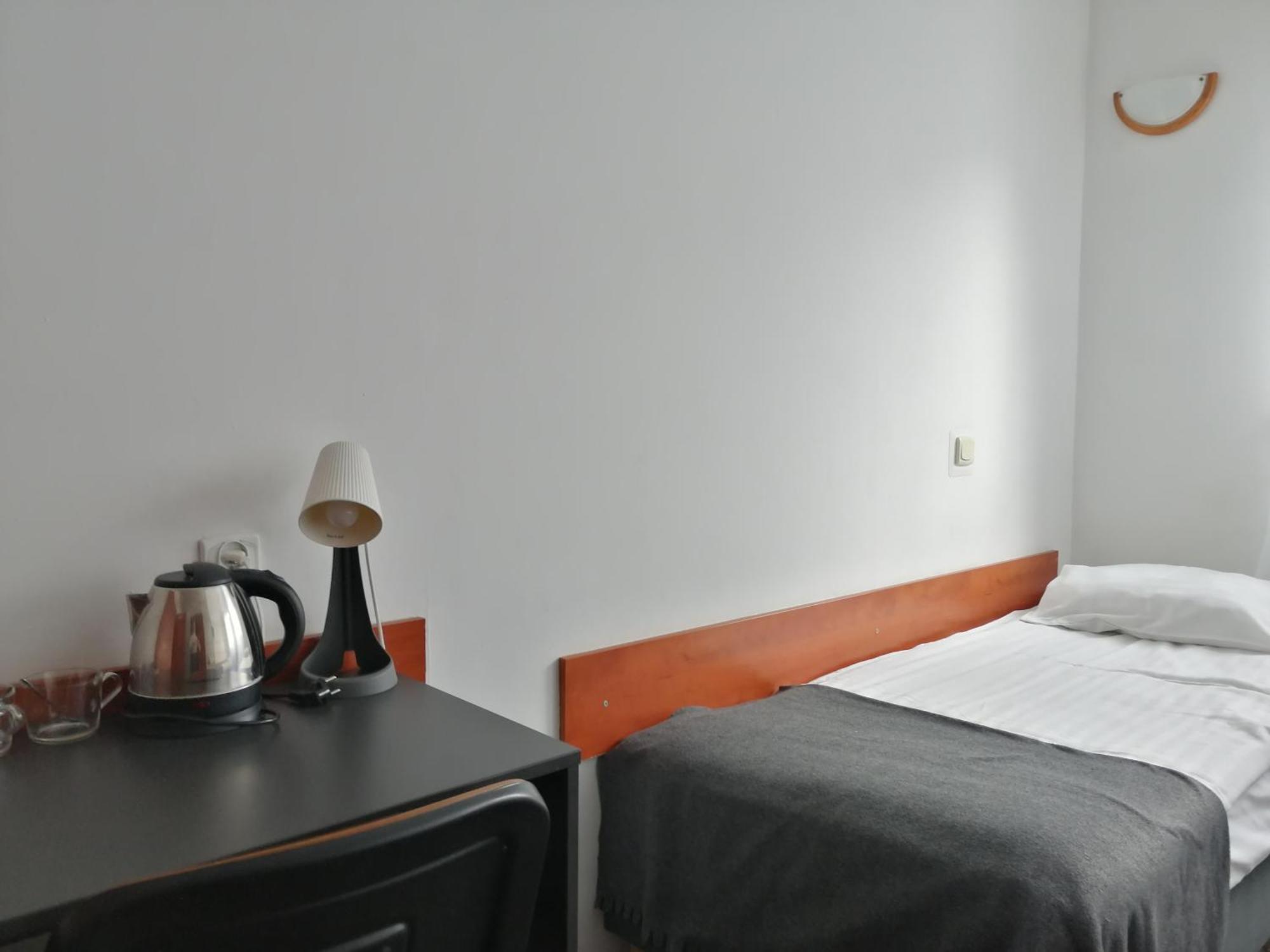 Hotel Dabrowiak Dąbrowa Górnicza Екстериор снимка
